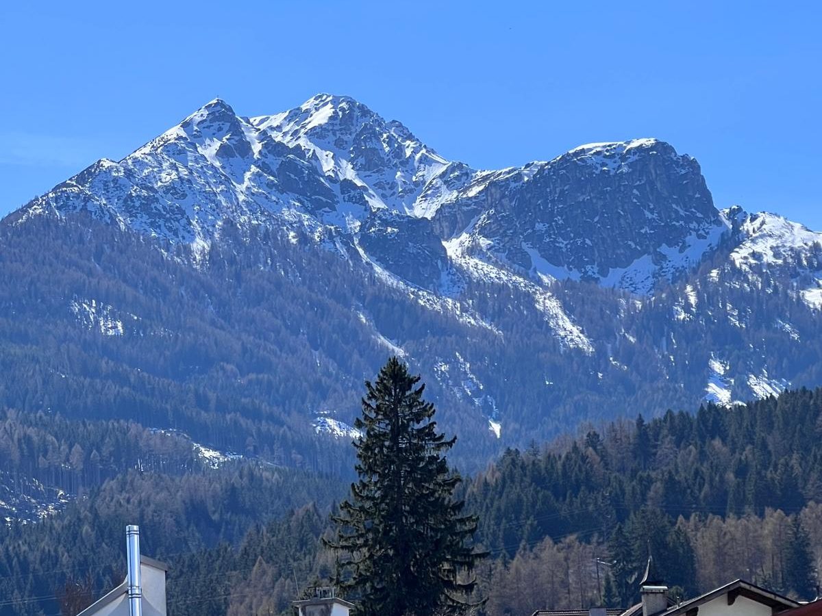 picture of the mountains